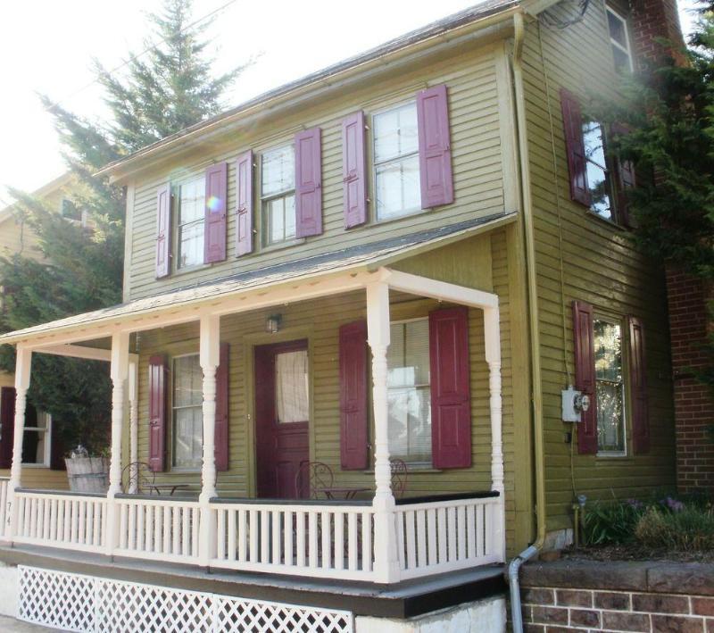 Amethyst 2* Adamstown